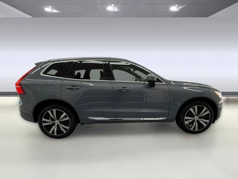 Used 2023 Volvo XC60 B5 Plus image 7