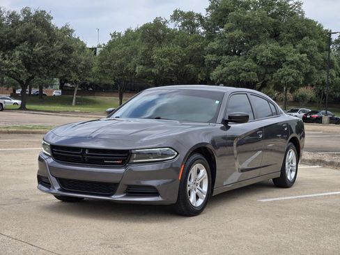 Used 2023 Dodge Charger SXT RWD image 3