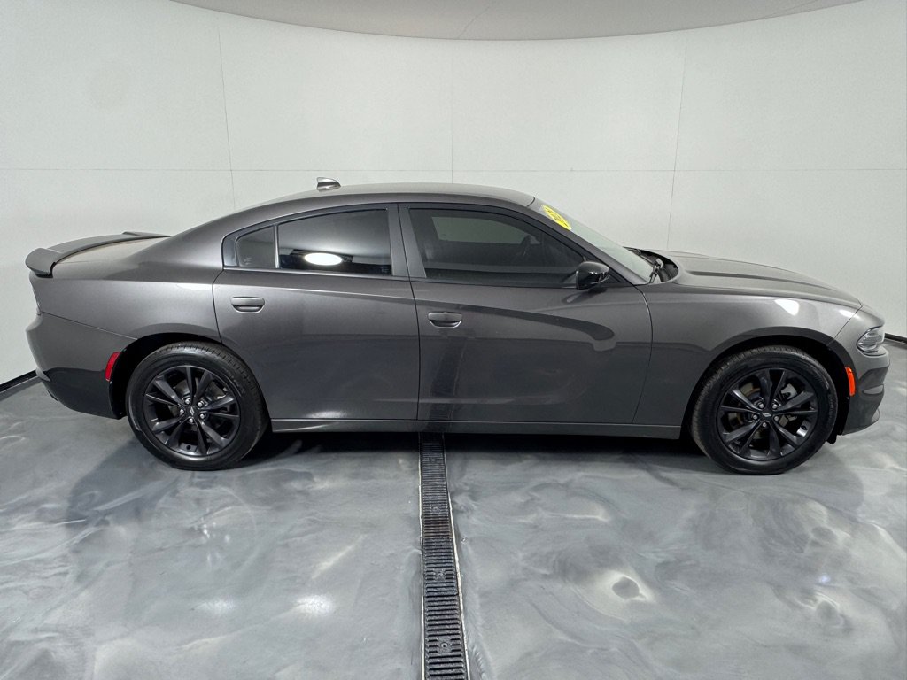 Used 2021 Dodge Charger SXT w/ Blacktop Package AWD/4WD image 4