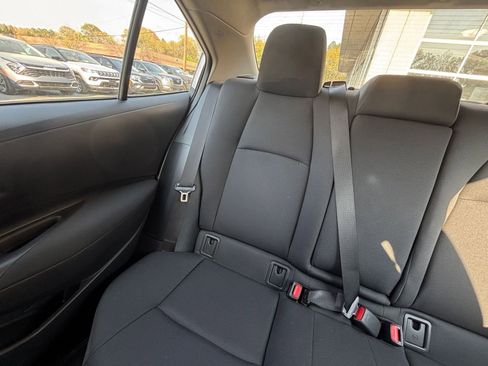 Used 2025 Toyota Corolla LE image 43