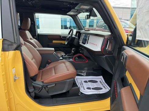 Used 2024 Ford Bronco Heritage Edition AWD/4WD image 10