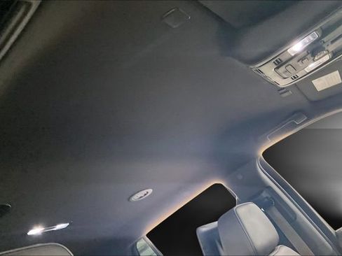 Used 2023 GMC Yukon Denali w/ Advanced Technology Package image 22