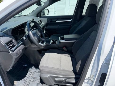 Used 2025 GMC Terrain Elevation AWD/4WD image 17