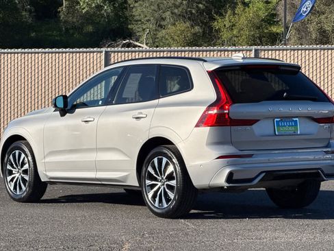 Used 2025 Volvo XC60 B5 Plus image 5