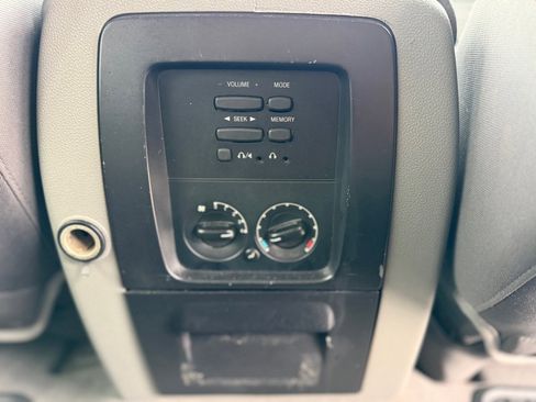 Used 2004 Ford Expedition XLT RWD image 16