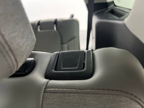 Used 2025 Ford Explorer Active w/ Active Comfort Package image 15