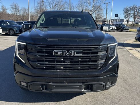 Used 2024 GMC Sierra 1500 Elevation w/ Elevation Premium Package image 3