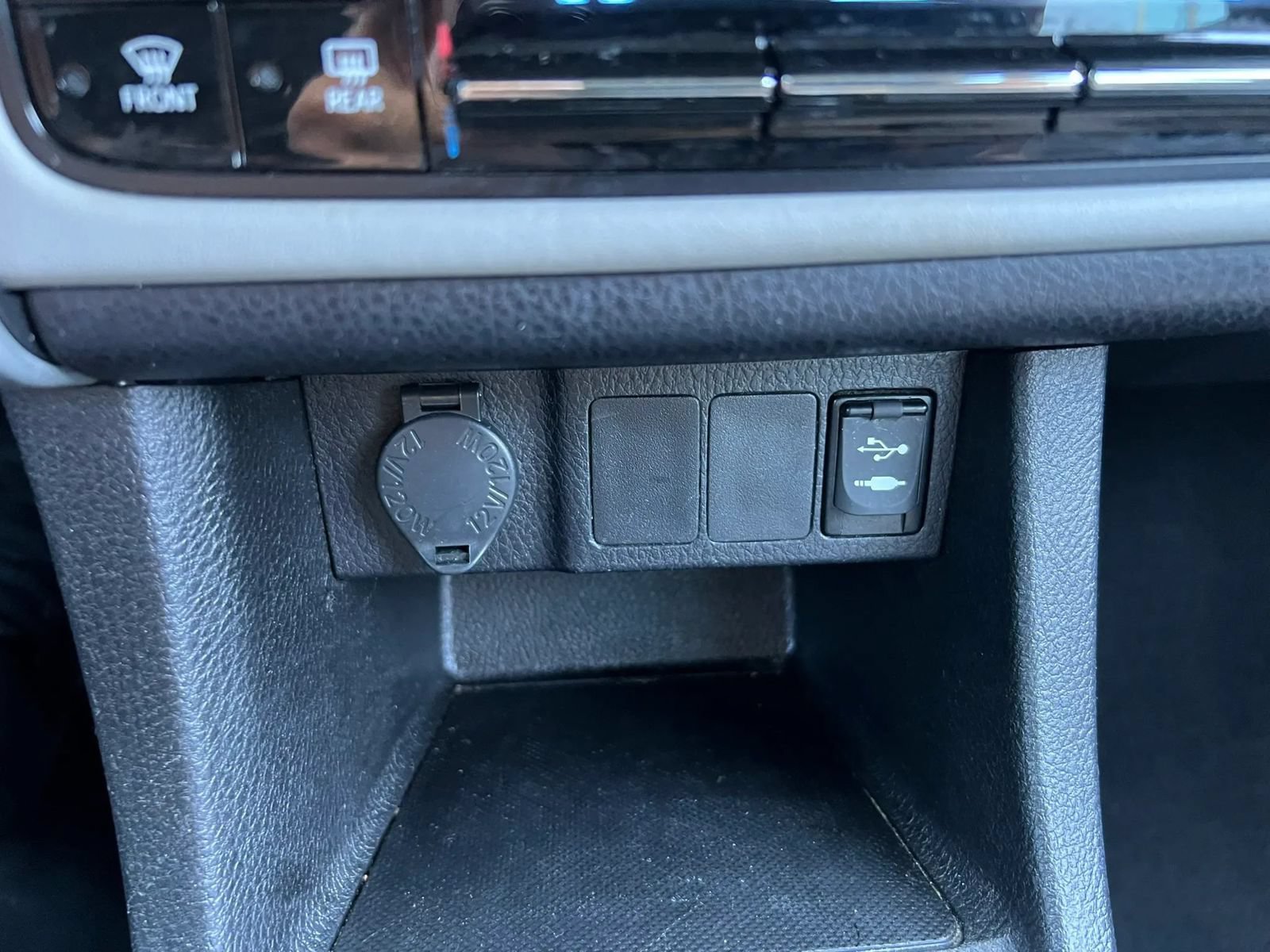 Used 2019 Toyota Corolla LE w/ Protection Package FWD image 20