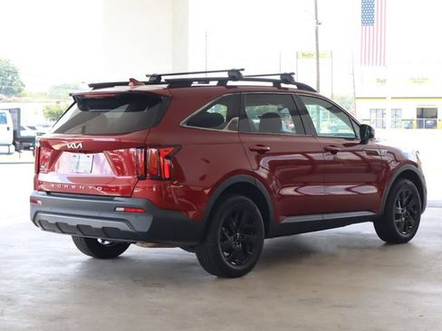 Used 2022 Kia Sorento S w/ Panoramic Sunroof Package AWD/4WD image 5