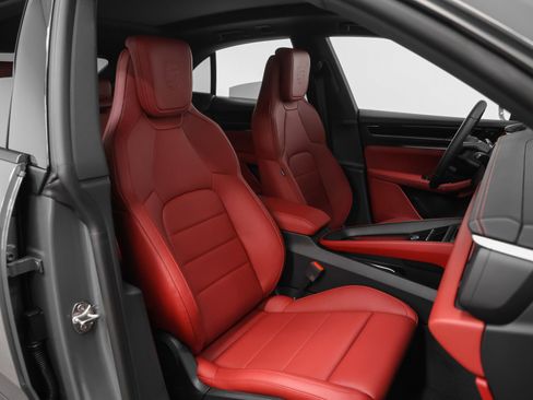 New 2026 Porsche Macan 4 Electric image 24