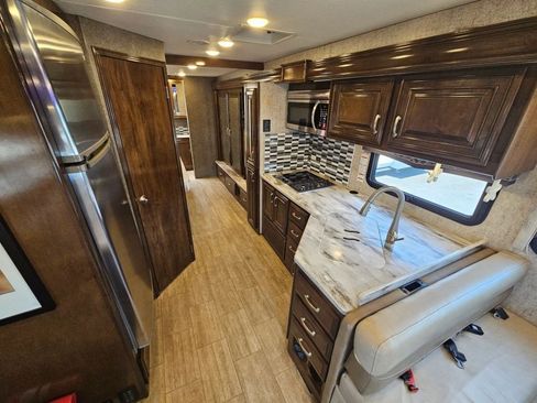 Used 2019 Ford F550 2WD Regular Cab Super Duty w/ XLT Value Package image 16