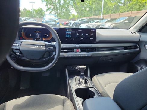 Used 2025 Kia K4 FWD image 10