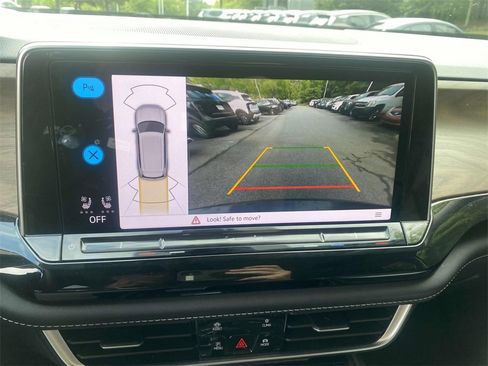 Used 2024 Volkswagen Atlas SE image 33