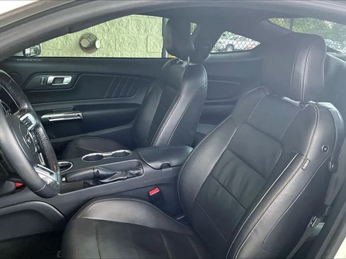 Used 2018 Ford Mustang Premium RWD image 7
