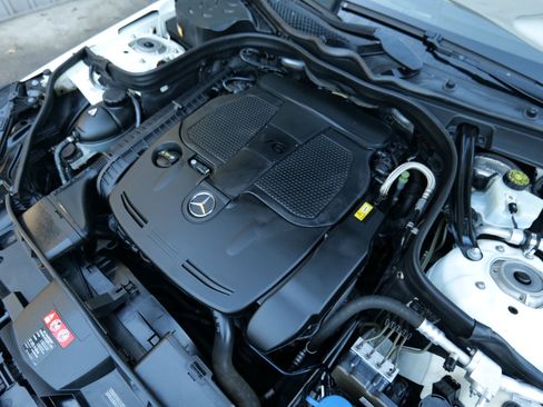 Used 2014 Mercedes-Benz E 350 4MATIC Wagon image 55