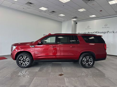 Used 2023 GMC Yukon XL AT4 w/ AT4 Premium Package AWD/4WD image 8