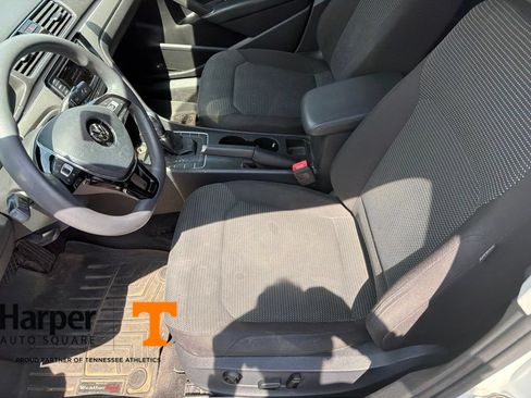 Used 2018 Volkswagen Passat 2.0T S w/ Driver Assistance Package FWD image 12