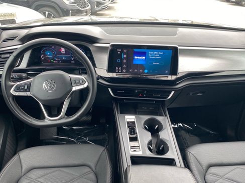 Certified 2024 Volkswagen Atlas Cross Sport SE AWD/4WD image 12