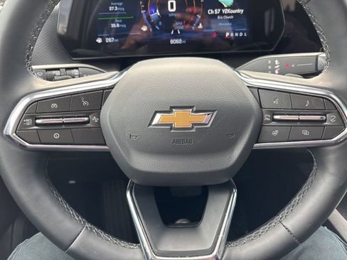 Used 2026 Chevrolet Equinox LT FWD image 21