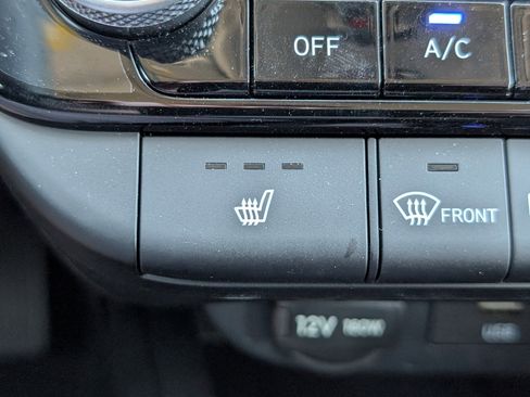 Certified 2025 Hyundai Elantra SEL image 20