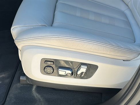 Used 2021 BMW X5 sDrive40i w/ M Sport Package image 15