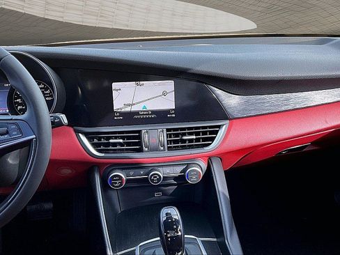 Used 2019 Alfa Romeo Giulia w/ Nero Edizione RWD image 5