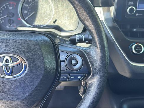 Used 2022 Toyota Corolla LE FWD image 19