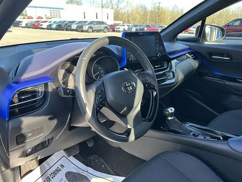 Used 2022 Toyota C-HR XLE FWD image 13