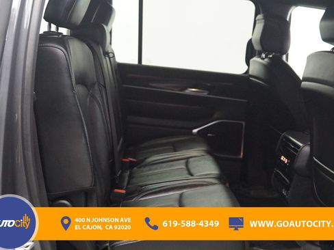 Used 2022 Jeep Wagoneer Series III AWD/4WD image 13