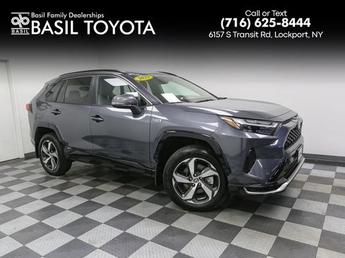 Used 2023 Toyota RAV4 SE image 1