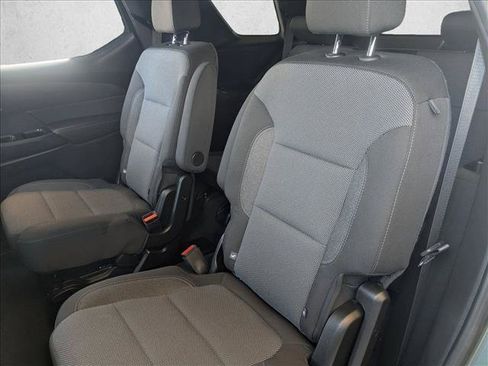 Used 2023 Chevrolet Traverse LT FWD image 19