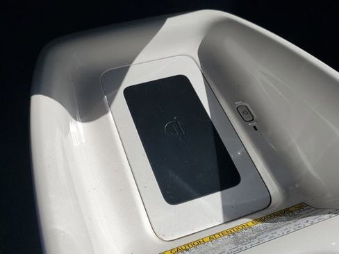 Used 2017 Toyota Prius Four image 23