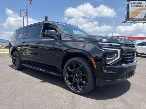 New 2026 Chevrolet Suburban RST w/ RST Capability Package AWD/4WD image 10