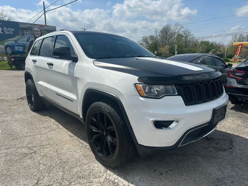 Used 2017 Jeep Grand Cherokee Limited AWD/4WD image 8