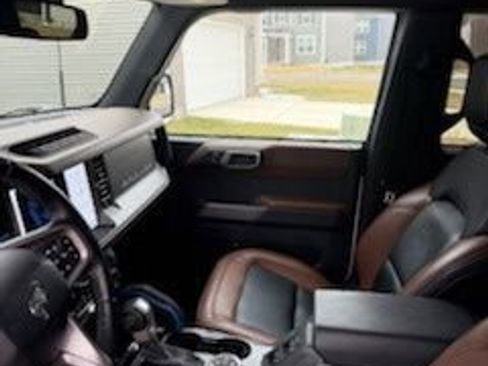 Used 2023 Ford Bronco Outer Banks w/ Sasquatch Package image 4