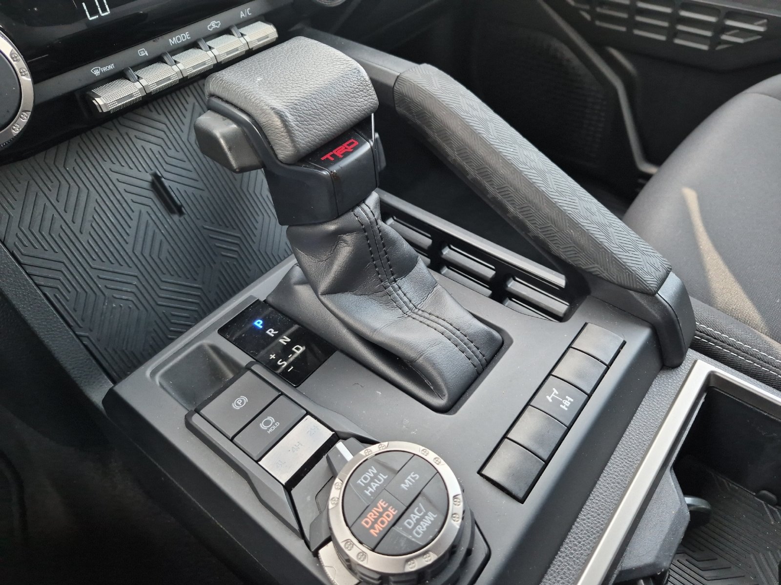 Certified 2025 Toyota Tacoma TRD Off-Road AWD/4WD image 18