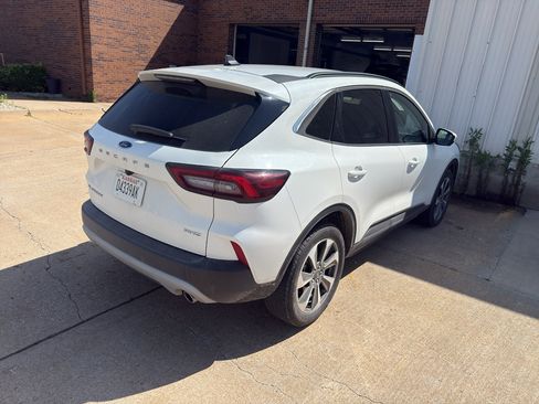 Used 2024 Ford Escape Platinum AWD/4WD image 5