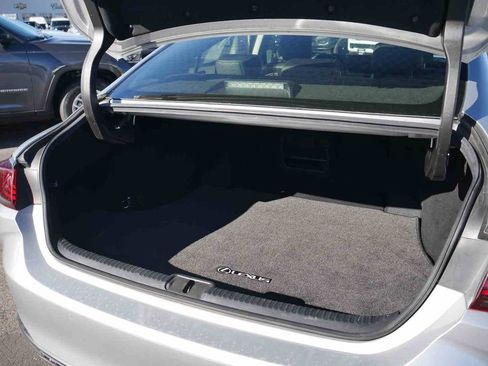 Used 2019 Lexus ES 300h w/ Premium Package image 9