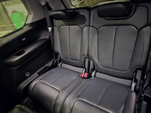 Used 2021 Jeep Grand Cherokee L Limited AWD/4WD image 33
