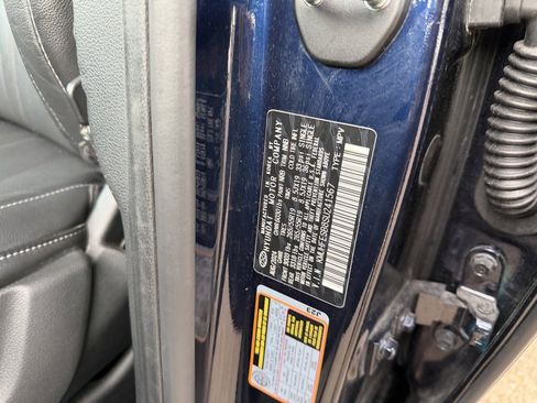 Used 2025 Genesis GV80 2.5T Standard image 12