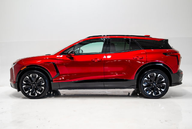 Used 2024 Chevrolet Blazer EV RS AWD/4WD image 28