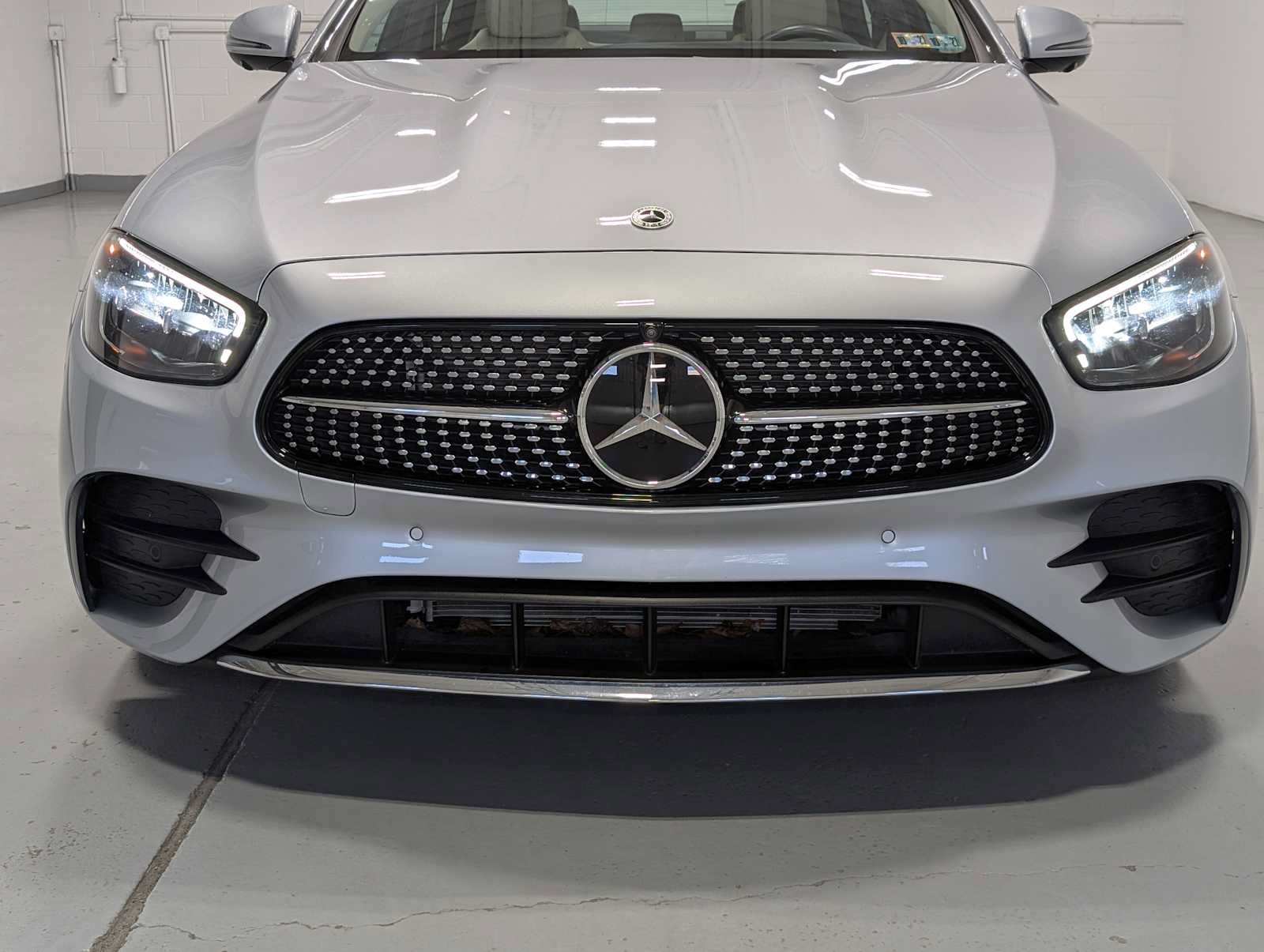 Certified 2022 Mercedes-Benz E 350 4MATIC Sedan image 2