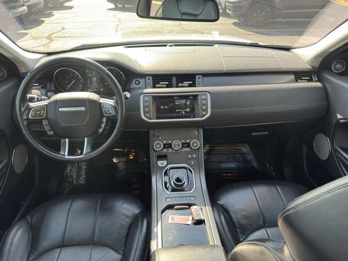 Used 2018 Land Rover Range Rover Evoque SE image 34