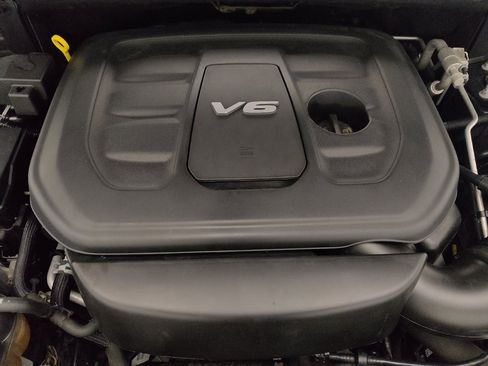 Used 2018 Jeep Grand Cherokee Laredo image 30