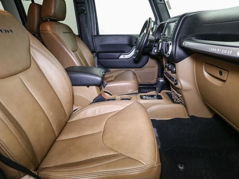 Used 2018 Jeep Wrangler Unlimited Rubicon w/ Dual Top Group image 18