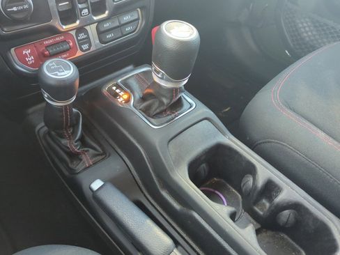 Used 2022 Jeep Wrangler Unlimited Rubicon w/ Xtreme Recon 35" Tire Package image 21