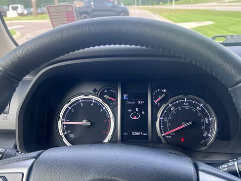 Used 2022 Toyota 4Runner Limited AWD/4WD image 22