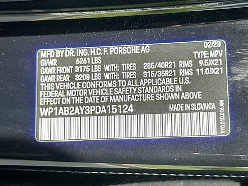 Used 2023 Porsche Cayenne S Platinum w/ Premium Package Plus AWD/4WD image 34