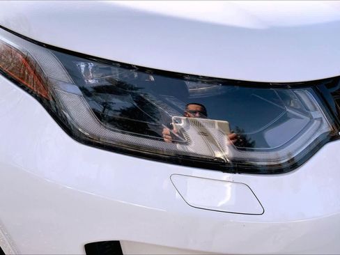 Used 2023 Land Rover Discovery Sport SE R-Dynamic image 26