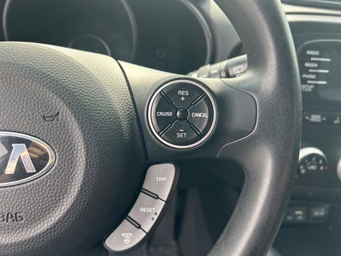 Used 2015 Kia Soul FWD image 16